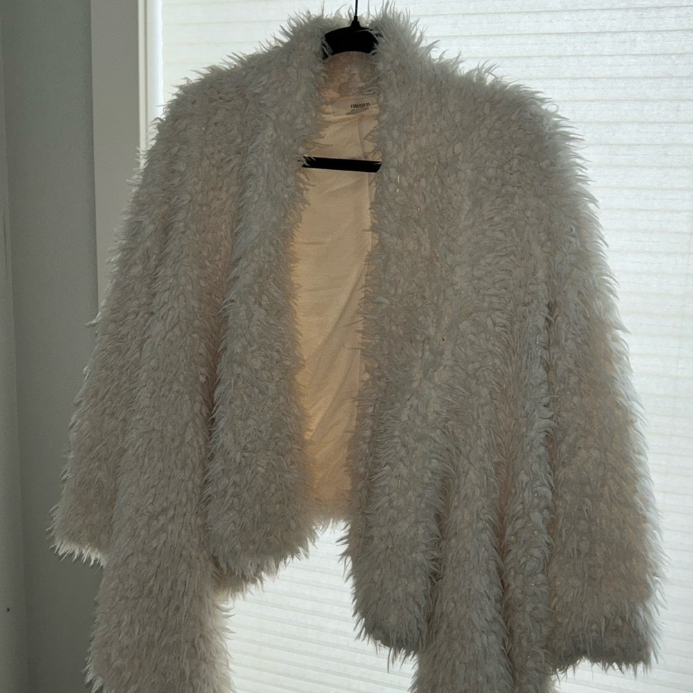 Fluffy mid-waist white coat